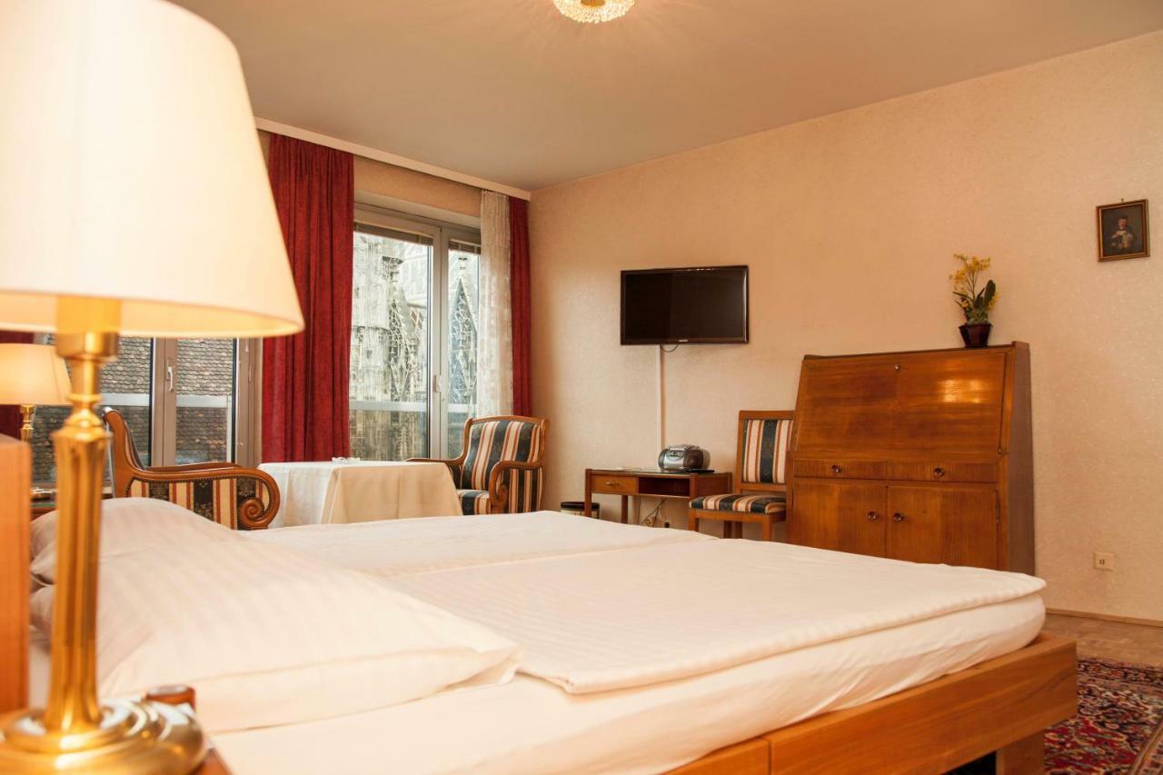 Pension Sacher - Apartments Am Stephansplatz Виена Екстериор снимка